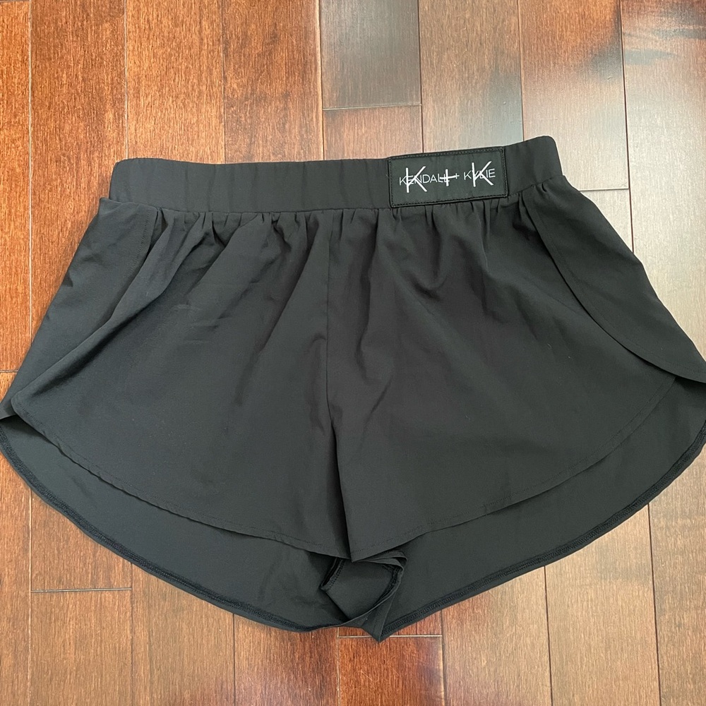 Kendall + Kylie : Women's Black Shorts